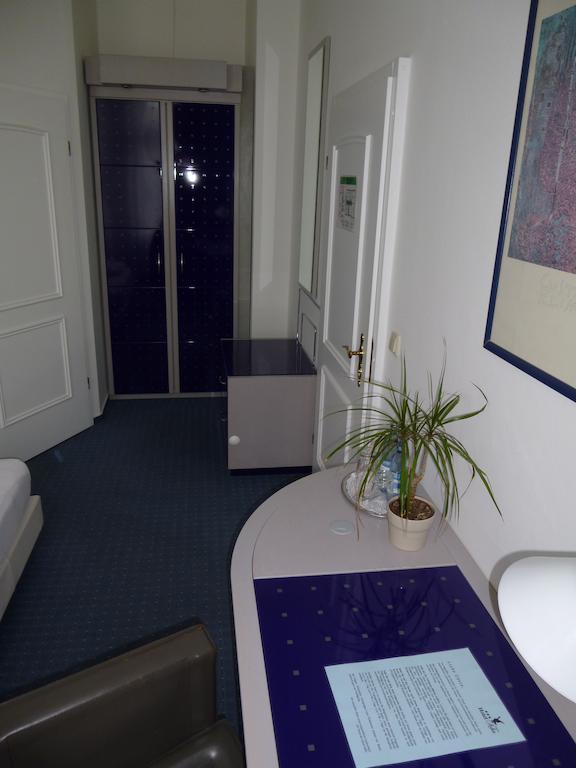 Hotel Adler Greifswald Oda fotoğraf